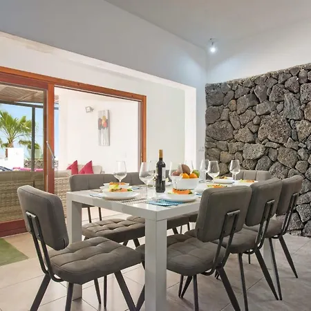 Corito Villa Playa Blanca