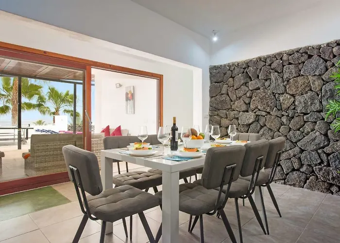 Corito Villa Playa Blanca